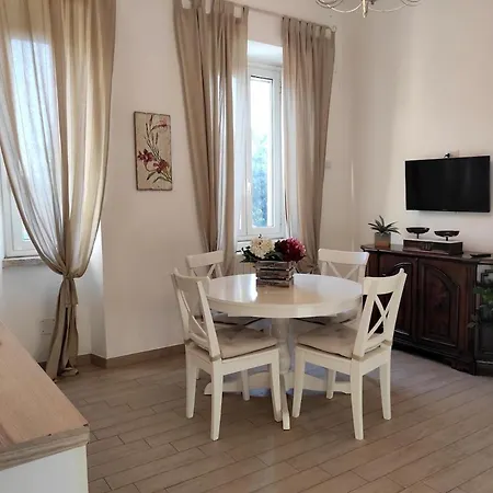 Apartment The - Fast Wifi - Free Parking *
