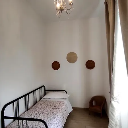 Apartment The - Fast Wifi - Free Parking *